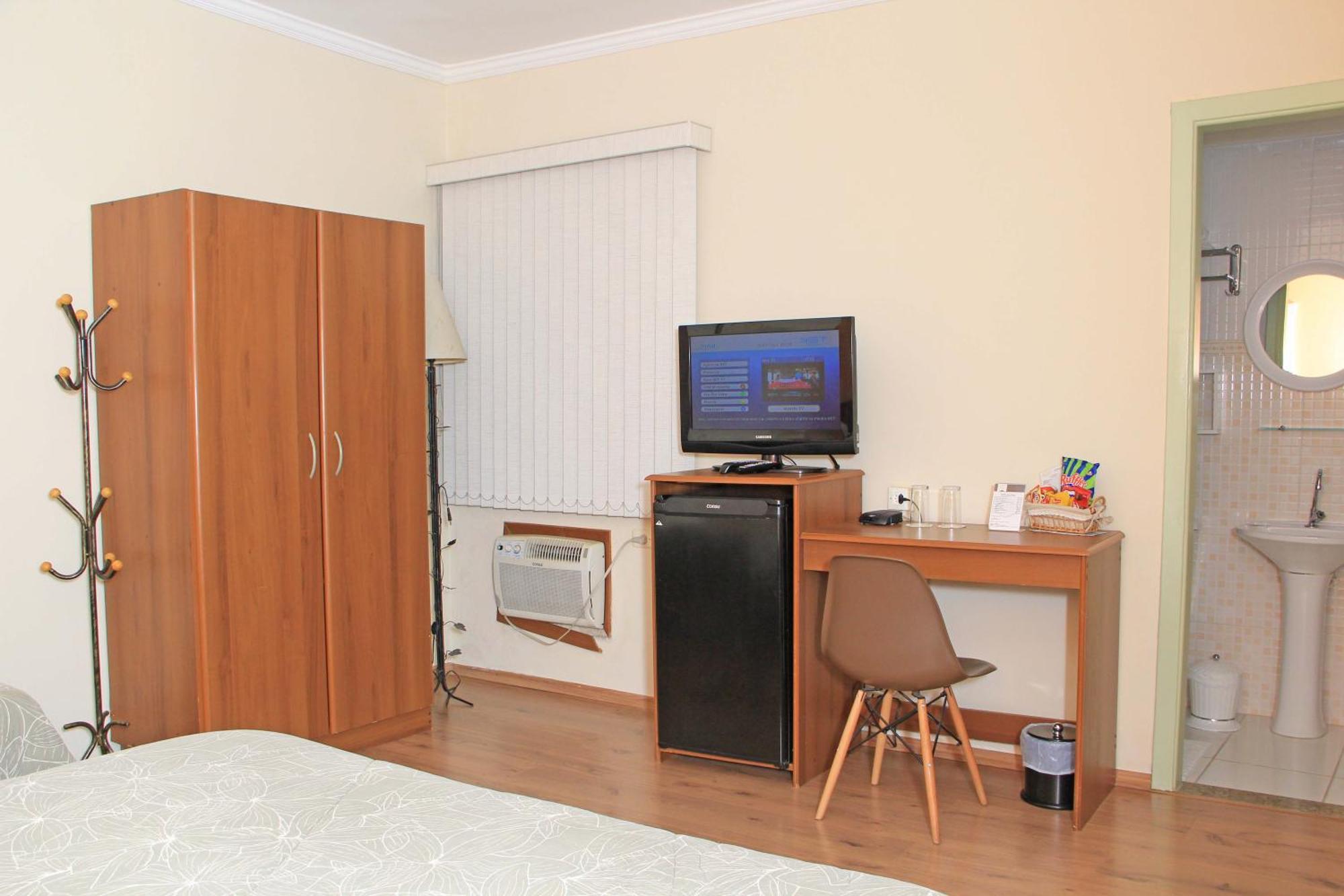 Hotel Valparaiso - Metro Paraiso E 800M Da Av Paulista — Photos 3